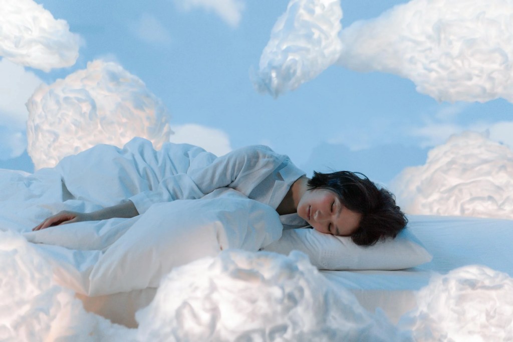 百日咳咳到睡不著？夜間舒緩技巧與穴位按摩